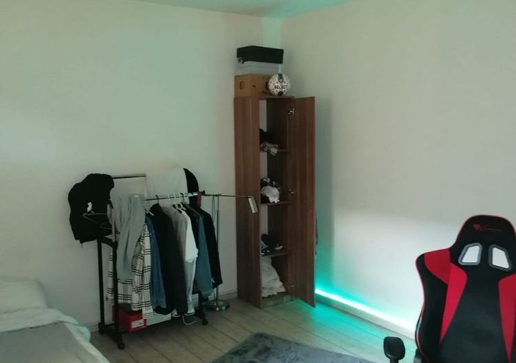 Apartament 1 camera Dambovita curte comuna - Poză 3