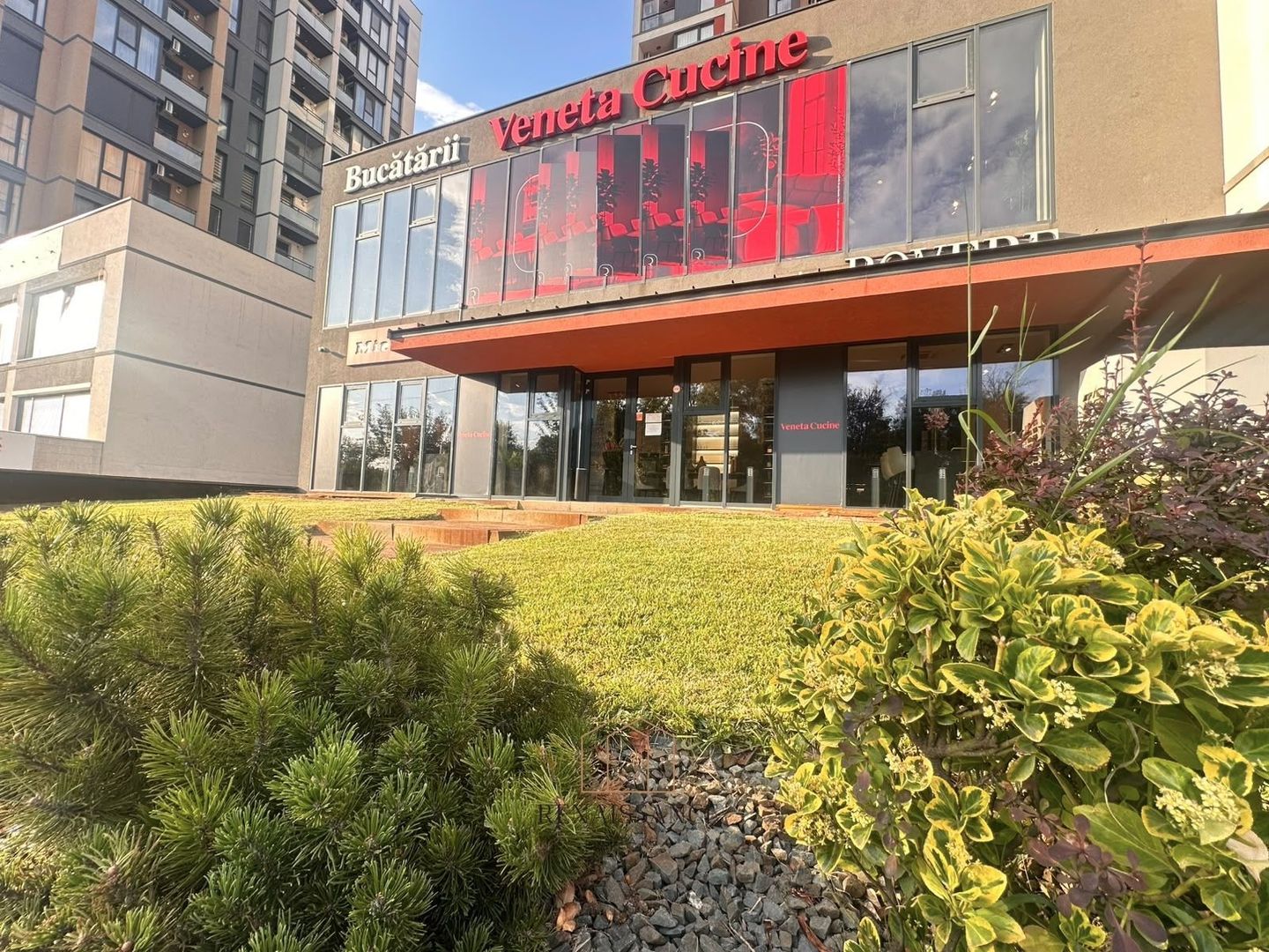 Rebreanu Spatiu Comercial Lux | S+P+1E 876mp | 9 Parcari Subterane - Poză 5