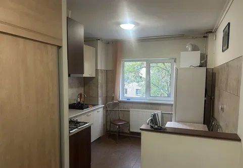 APARTAMENT 2 CAMERE MOBILAT & UTILAT CENTRALA TERMICA BLOC 1984 - Poză 3