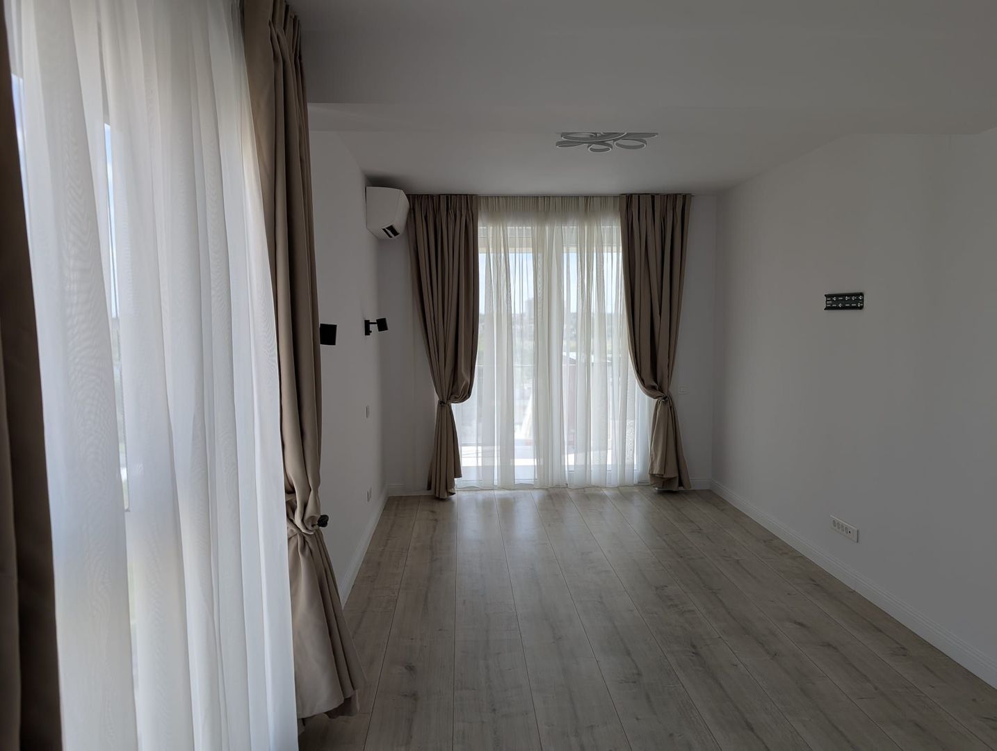 Apartament 3 camere, parcare subterana - Poză 6