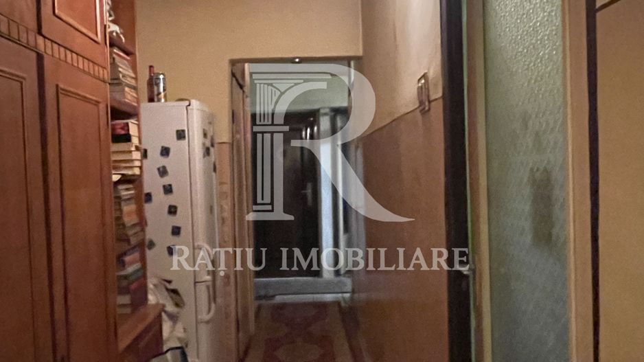 Apartament cu 3 camere  | Etaj intermediar | Calea Aradului | Oradea - Poză 3