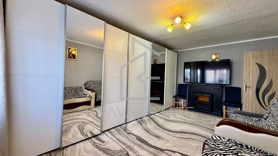 Apartament 3 camere, balcon, garaj, beci,  zona Floresti - Poză 2