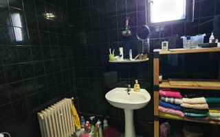 Casa cu 5 camere, 1500 mp teren, Centru. Pretabila pentru muncitori - Poză 10