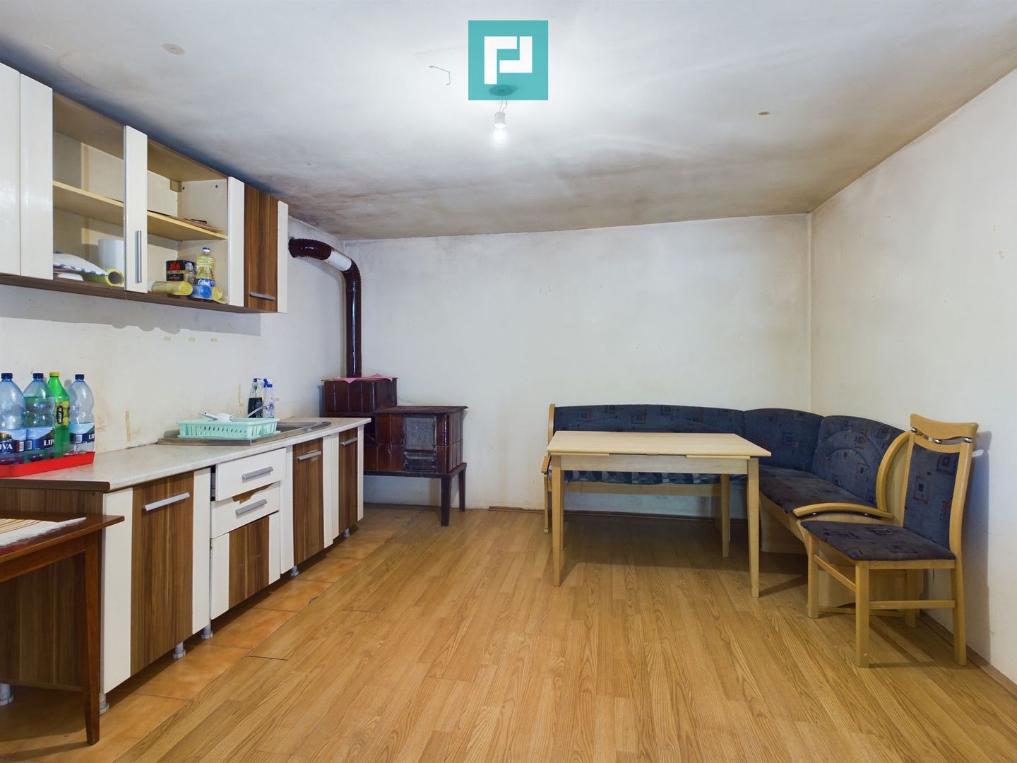 Casă cu 4 camere în Cruceni - Poză 7