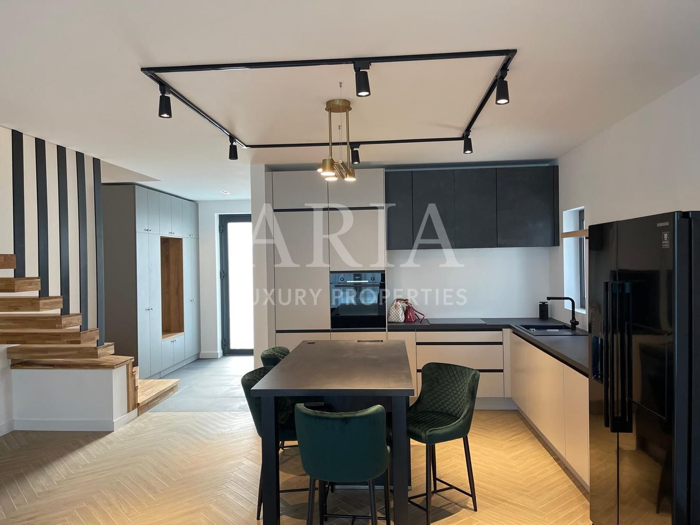 VILLA PIPERA JOLIE VILLE - Poză 1