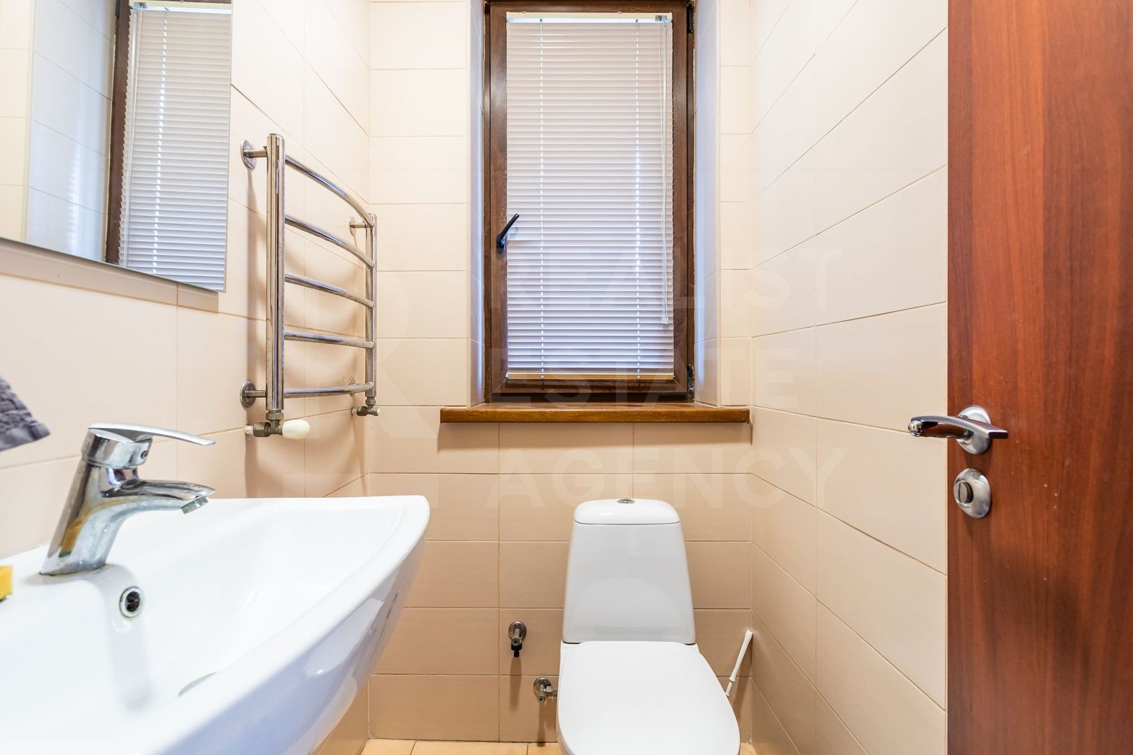 Vanzare spatiu comercial de 256 m2 în centrul capitalei - Poză 9