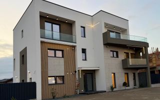 Lux si confort Apartament cu 200 mp de curte - Poză 1