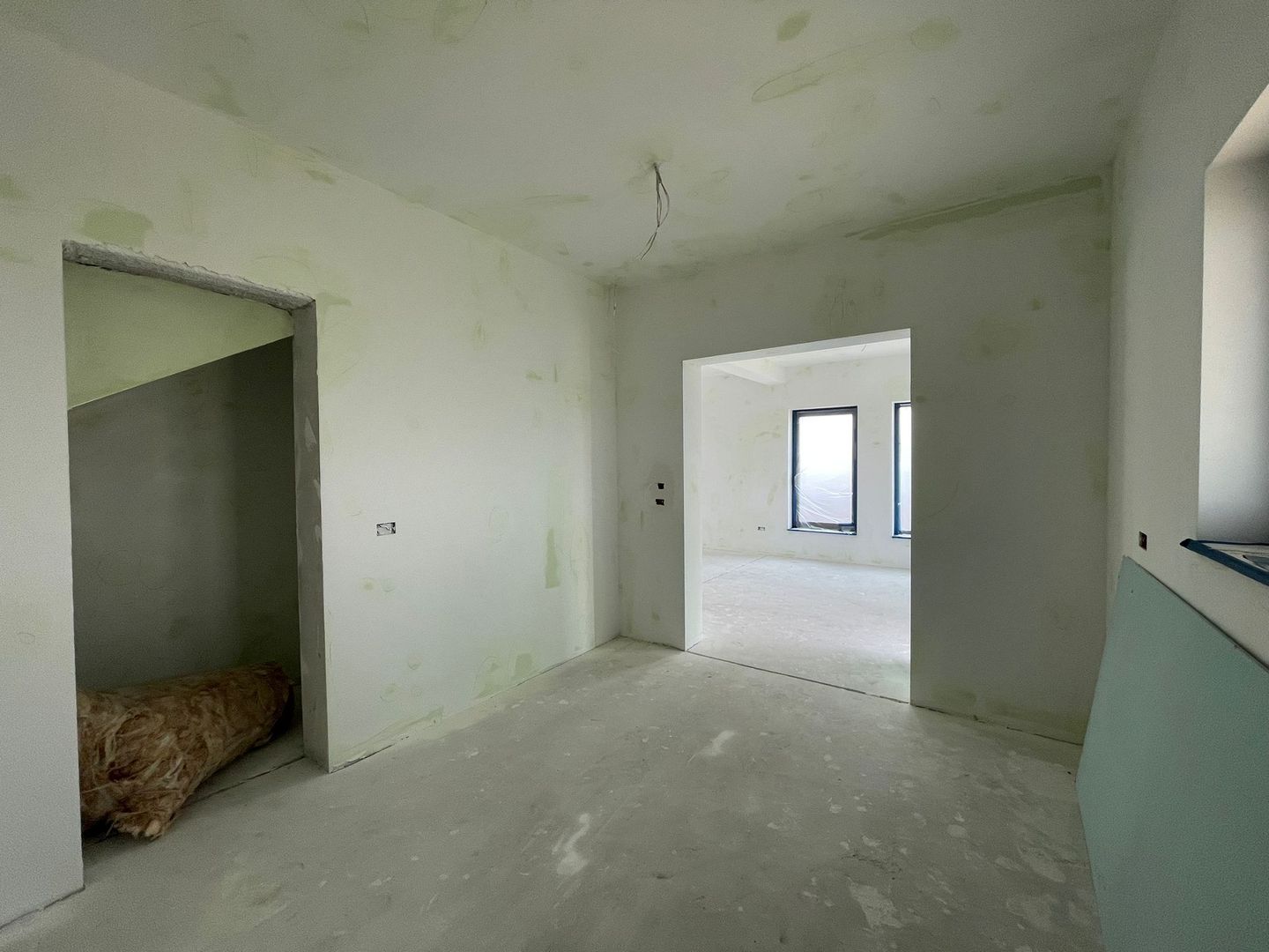 Casă individuală cu garaj-Moșnița Veche - Poză 4