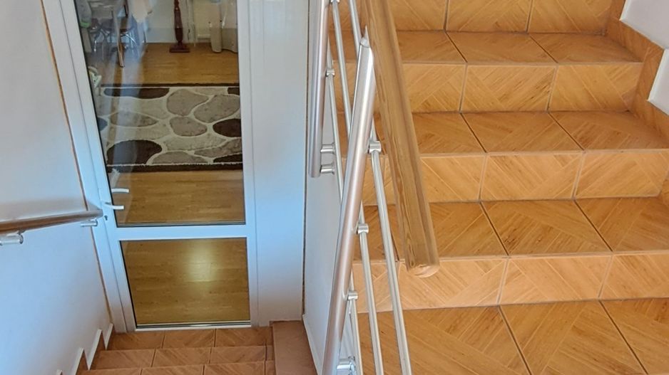 Brancoveanu, vila 5 camere, 260 mp utili, garaj subteran, stb, metrou - Poză 7