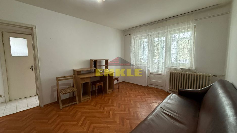 De închiriat apartament – zona Școlii 7 - Poză 2