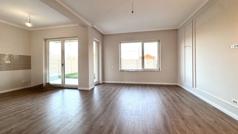 Duplex modern cu grădină, la intrare în Moșnița Nouă - Poză 3