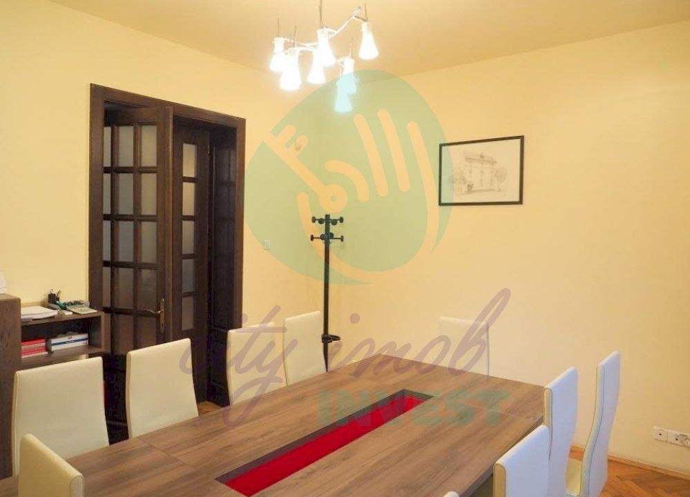 Vila RECONDITIONATA vis-a-vis de PARC - Poză 12