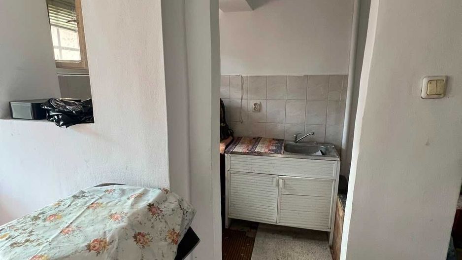 BRASADAS vinde garsoniera pe Ostrovului 25mp la parter. - Poză 5