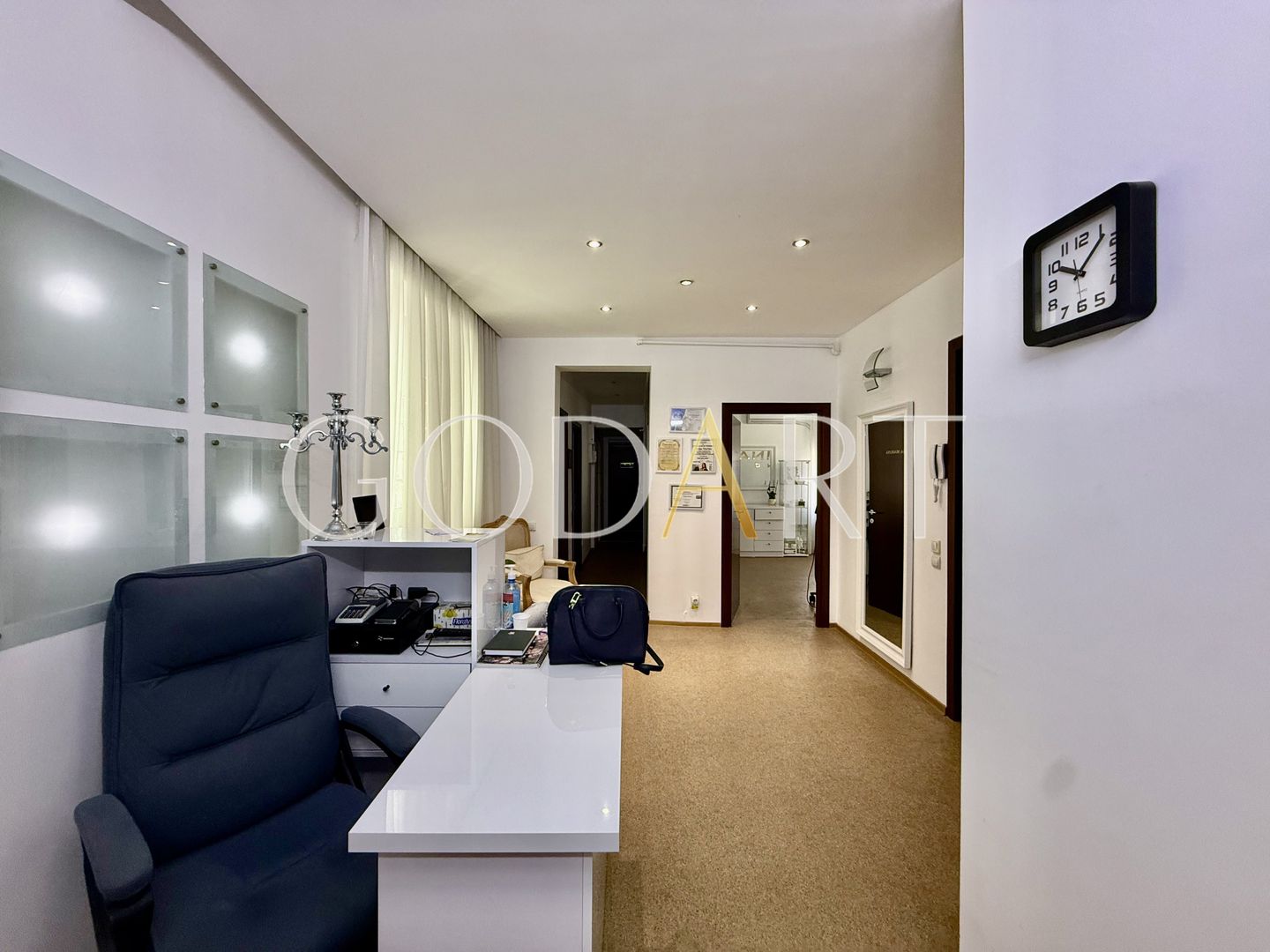 Apartament in vila | Ultracentral | 2 intrări | Garaj 30 mp | Renovat - Poză 12