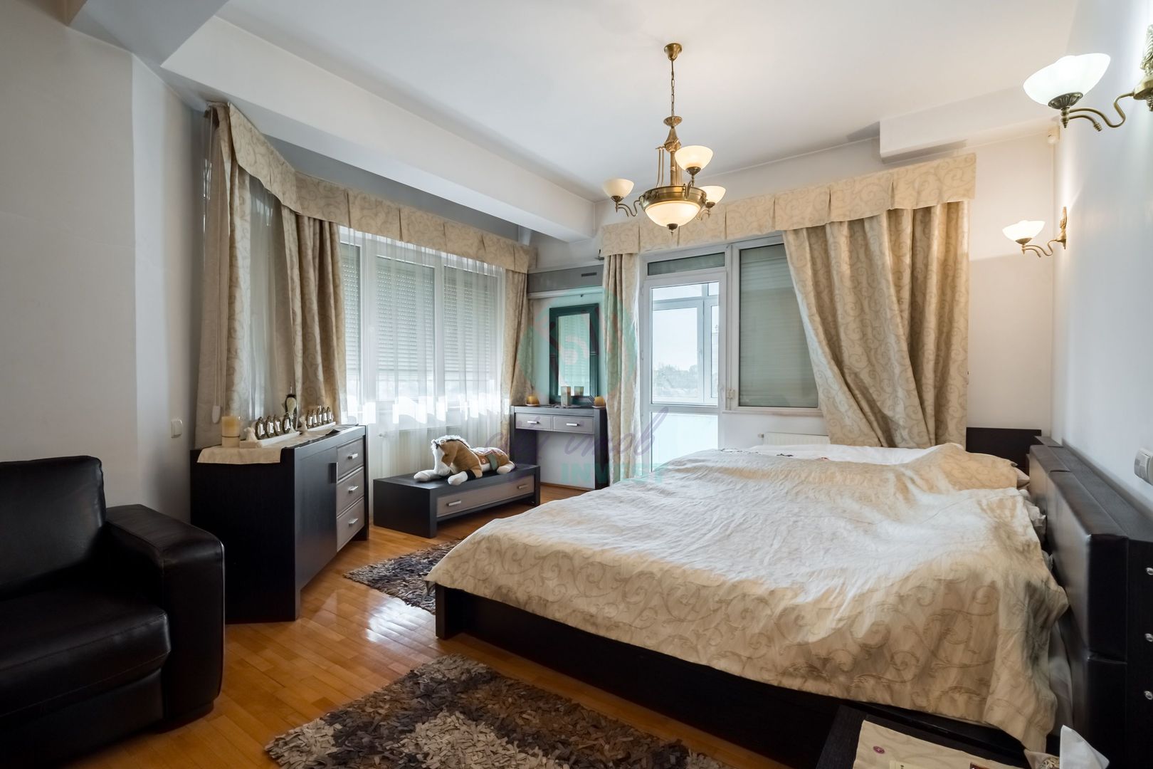 Vila spatioasa in zona Erou Iancu Nicolae - British School - Poză 15