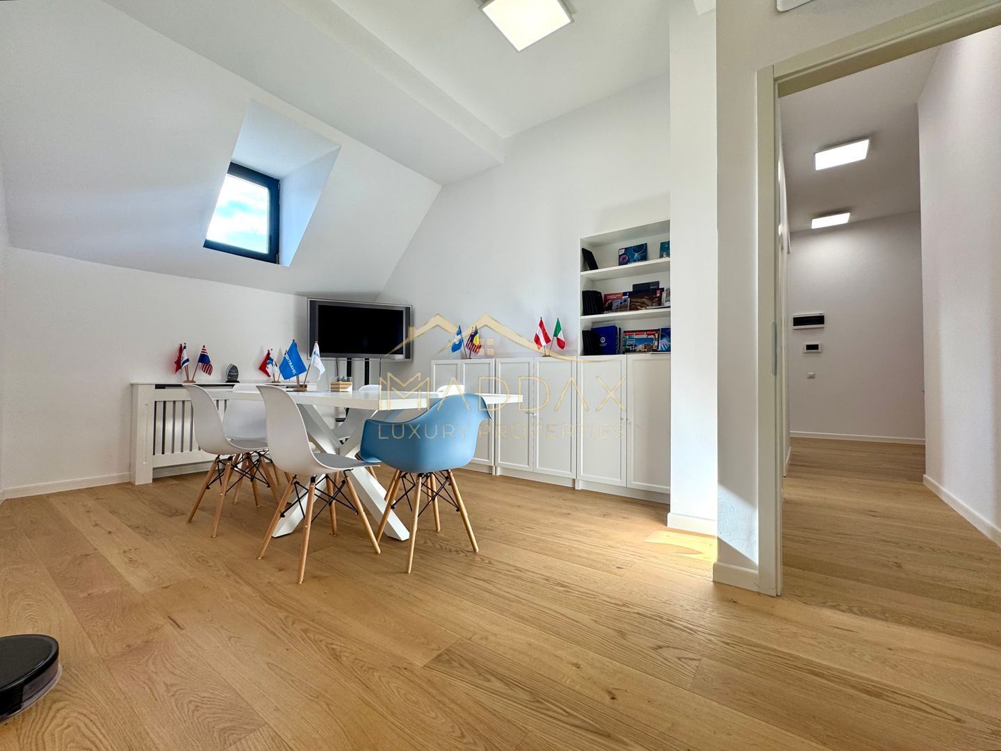 Apartament cu *3 camere* / Cladire Istorica stil Brancovenesc / Universitate - Poză 19