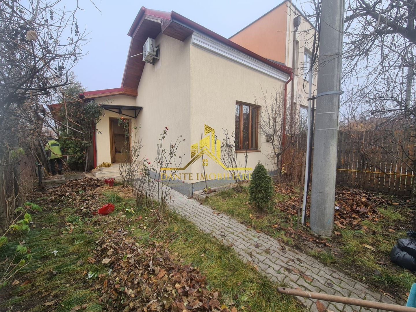 Casa individuala, mobilat modern, zona Grigorescu, curte, parcare - Poză 21