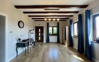 Casă cochetă cu teren generos și panoramă Chinteni - Poză 4