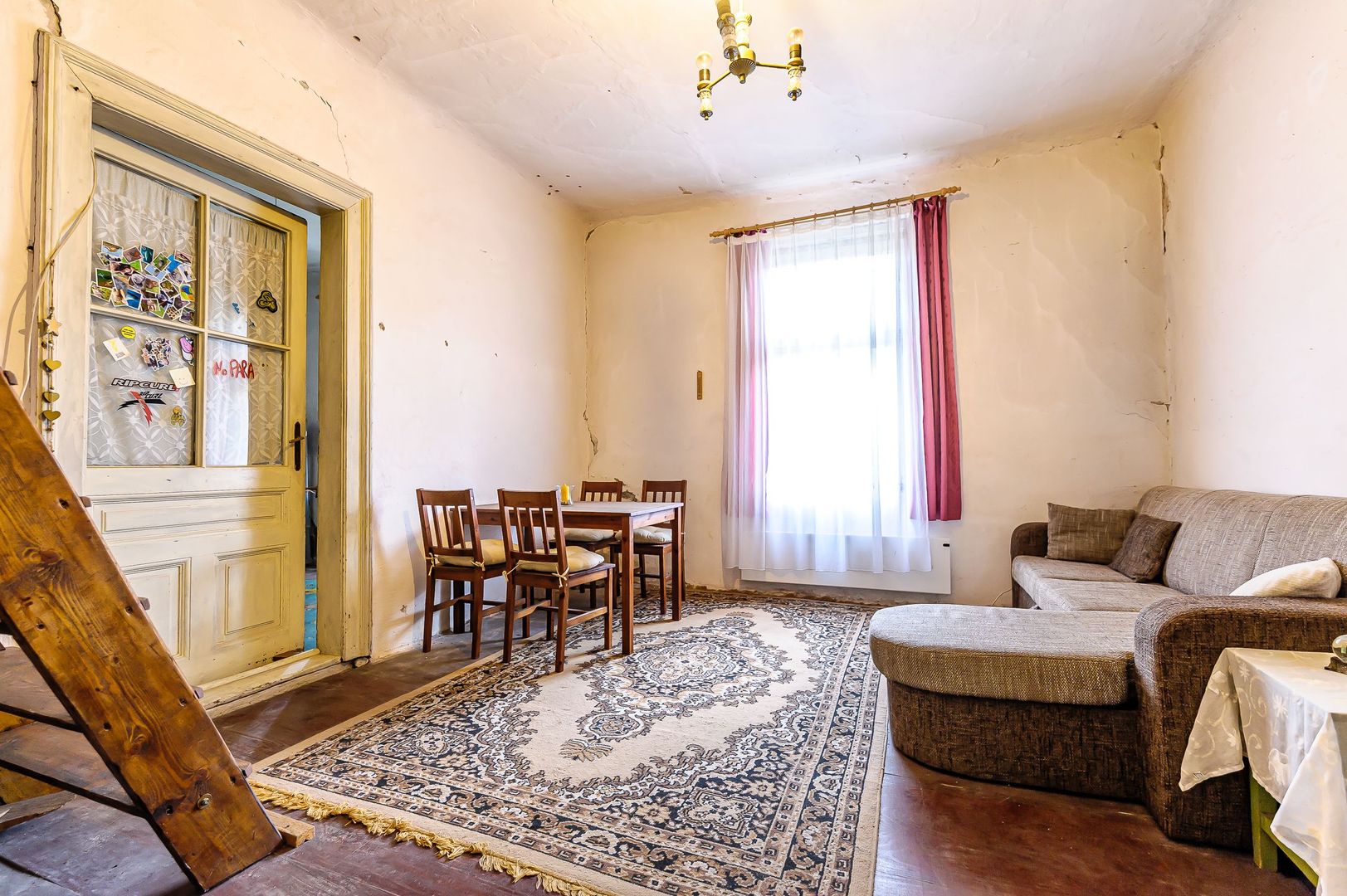 Apartament cu 2 camere, la curte comună, în Grădște. - Poză 10