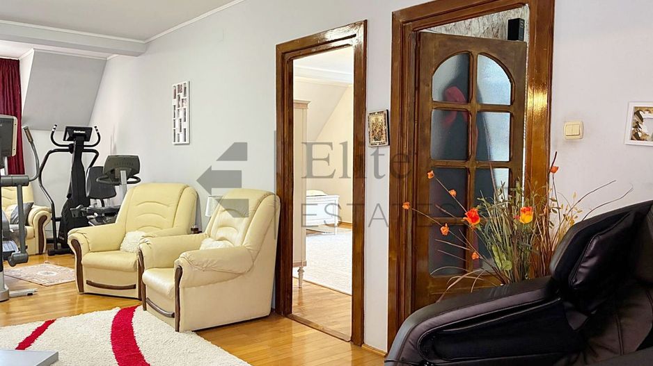 Casa singura in curte ultracentral in Oradea - Poză 15