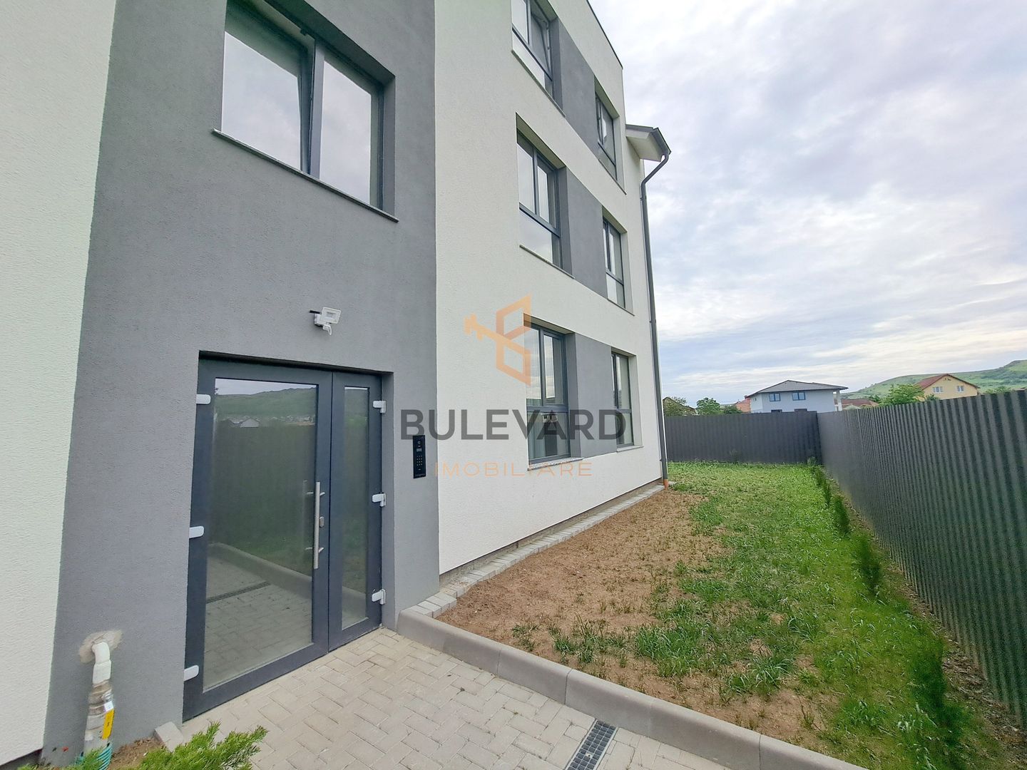 Apartament cu 3 camere + parcare, zona strazii Libertatii! - Poză 15