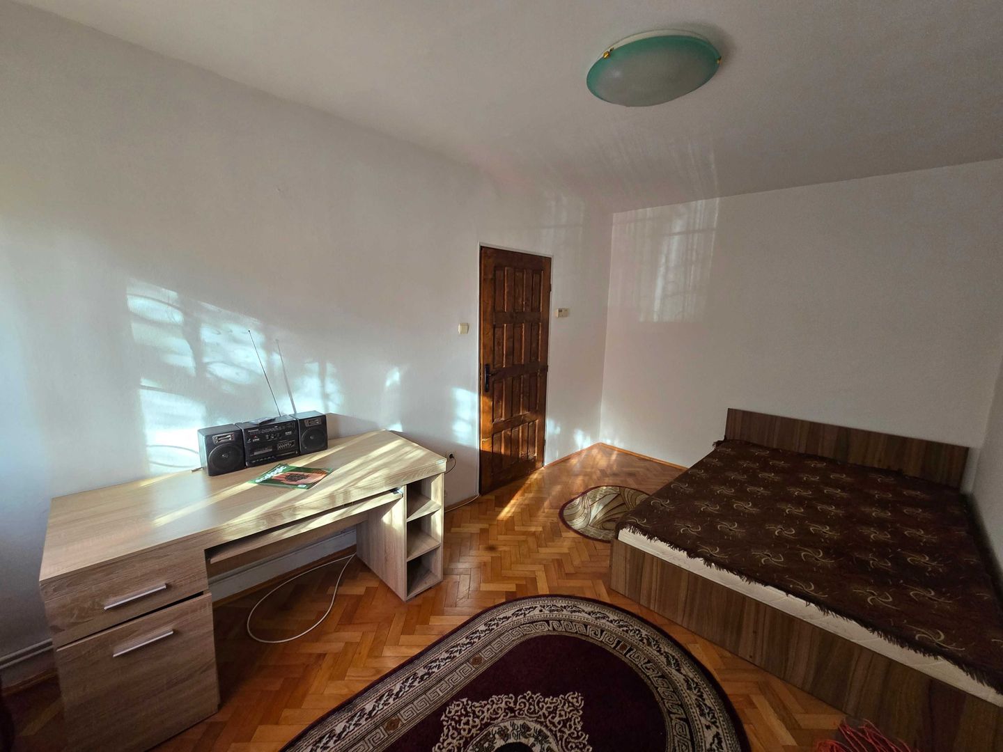 2 camere cf 1 zona Sagului-CENTRALA-parter cu balcon - Poză 2