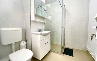 Apartament cu 2 camere,  Renovat Complet - Poză 8