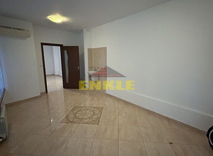 De inchiriat Spatiu Comercial, zona Pietonalul Unirii. Pret 1300€ - Poză 4