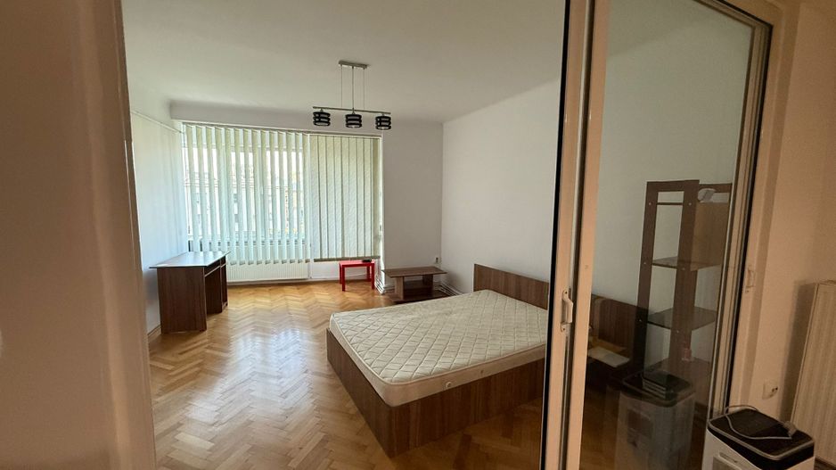 VANZARE Garsoniera in zona Unirii - Poză 2