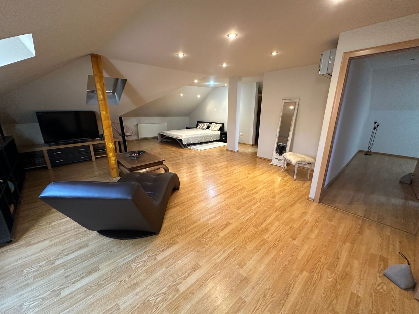 Casa Parter + Mansarda în Braytim - Poză 26