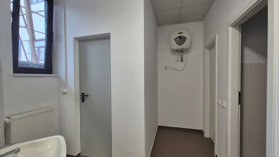 Spatiu birouri - Poză 7