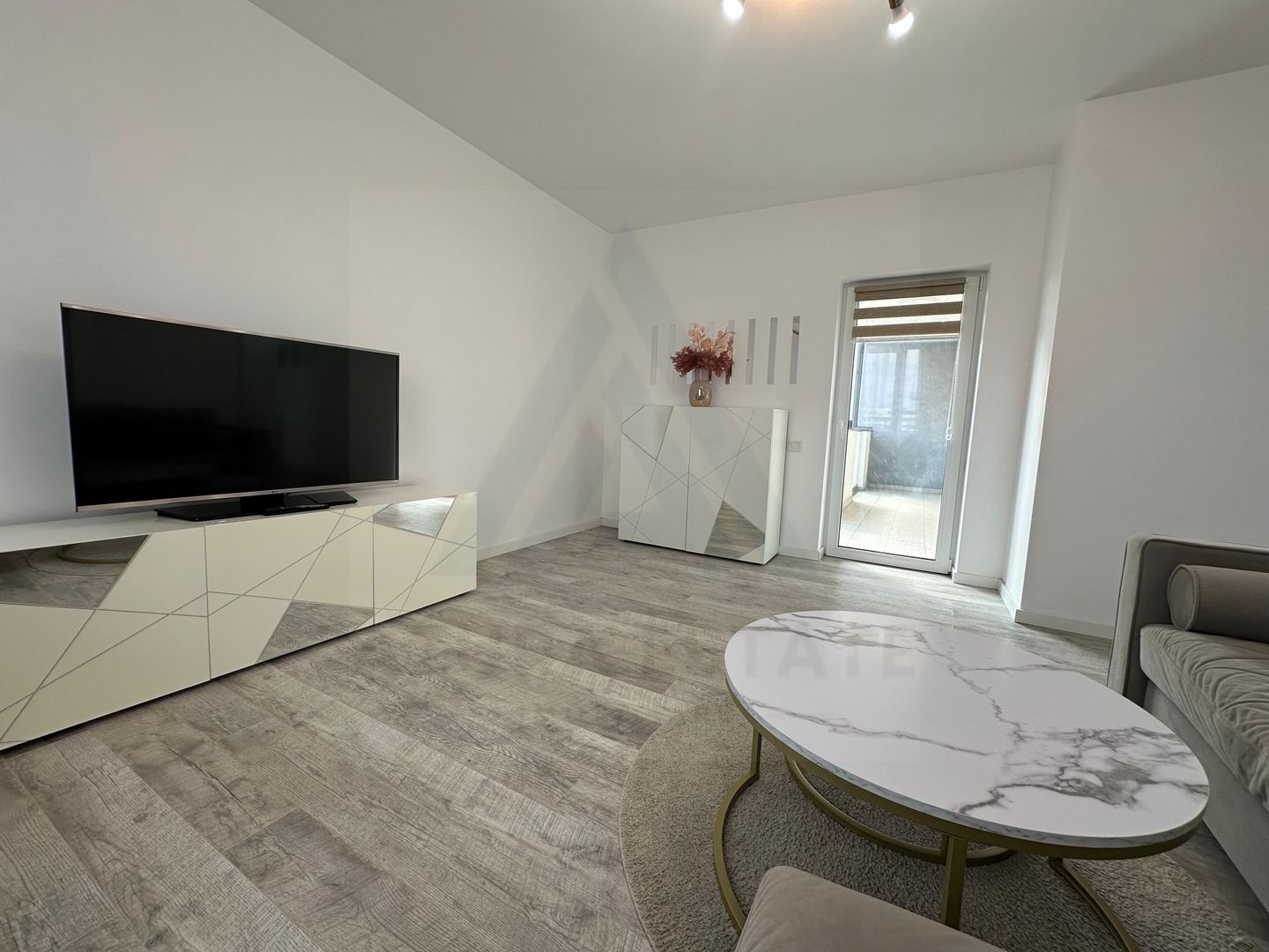 Apartament 3 camere 75 mp utili etaj 2 si 2 locuri de parcare Turnisor - Poză 4