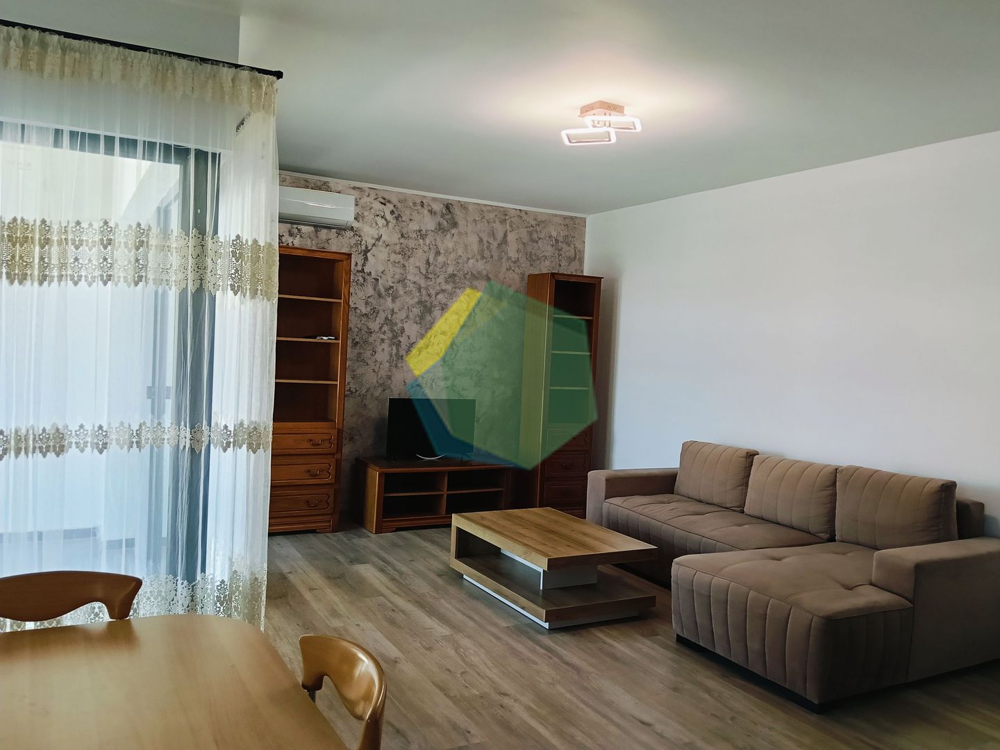 Apartament cu living generos și terasă, disponibil imediat – Otopeni - Poză 11