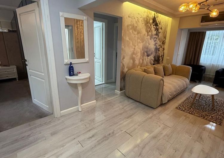 Apartament 4 camere de vânzare – Zona Inel 2, Constanța - Ocazie Unica - Poză 2