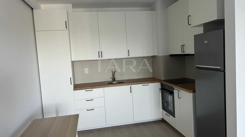 Apartament cu 2 camere, terasă și finisaje moderne, Iulius Mall. - Poză 1