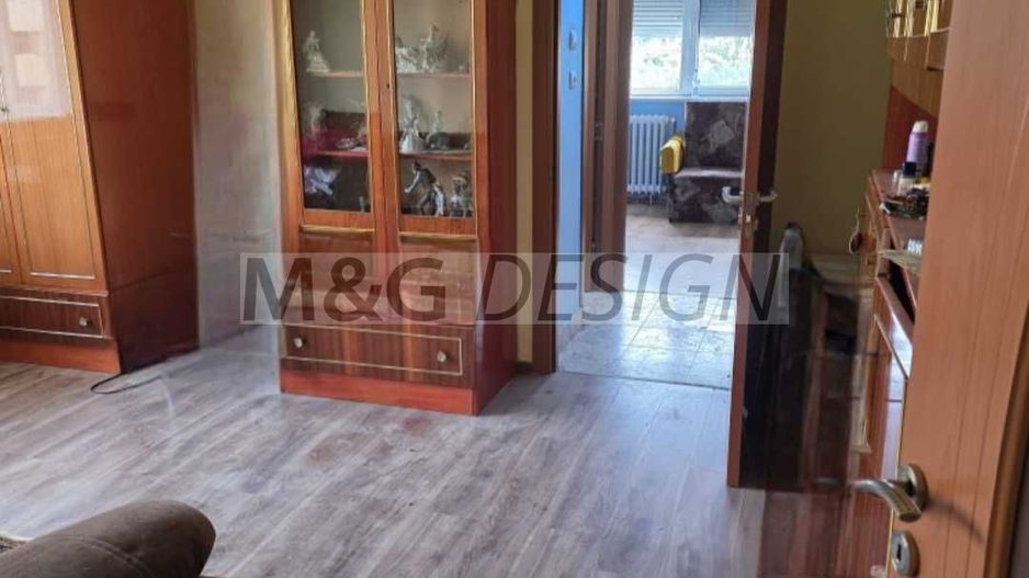 Apartament 3 camere Sgului etaj 2 cu centrala - Poză 2