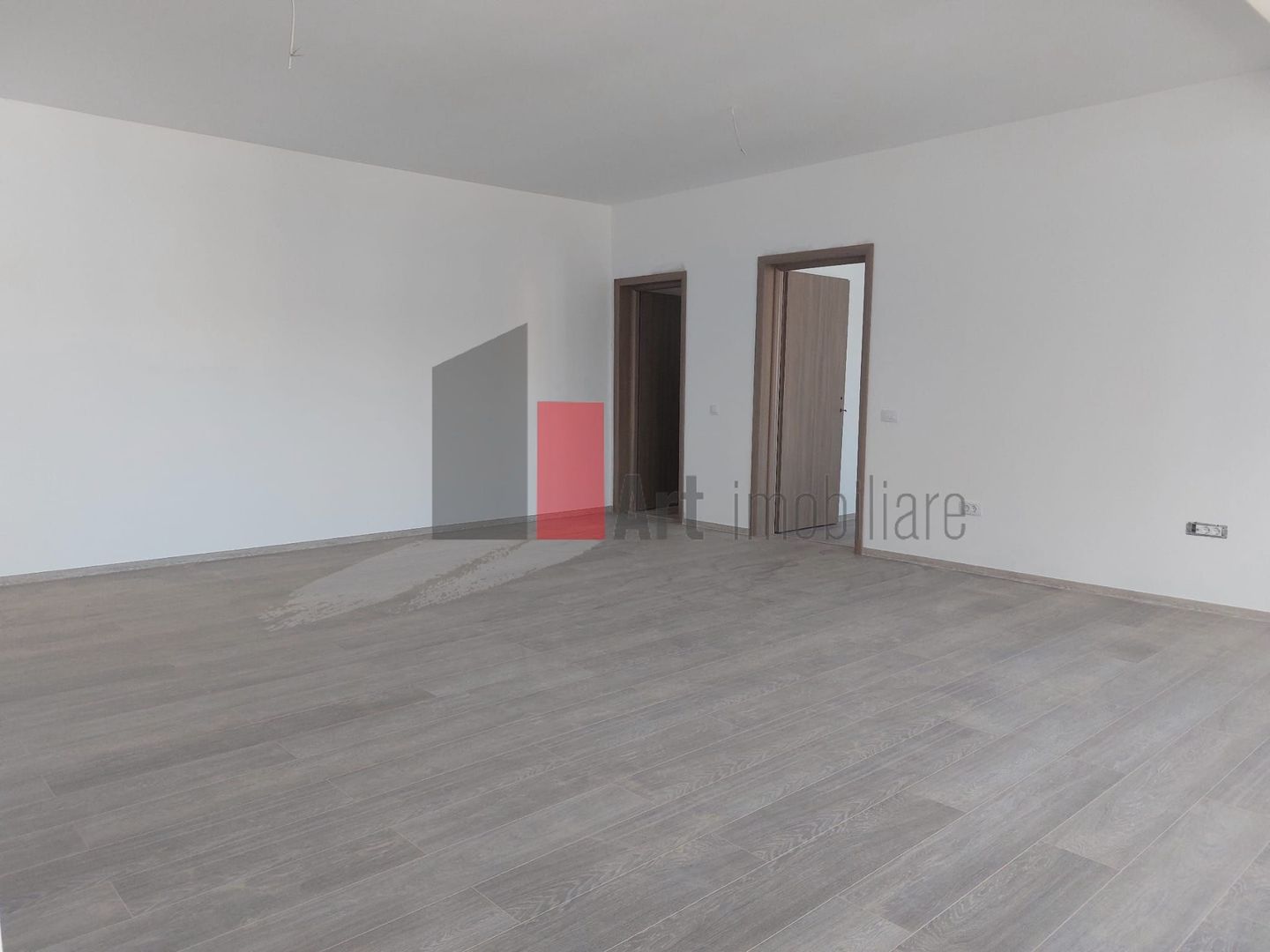 Spatiul "MAGRANA" , P-ta Alba Iulia, imobil 2024, TOTUL NOU, PARCARE INCLUSA - Poză 1