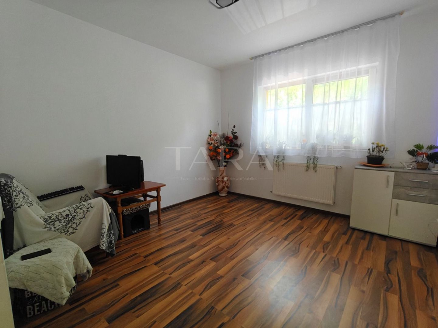 Apartament cu 3 camere și 2 parcări, curte comună, lângă pădure. - Poză 4