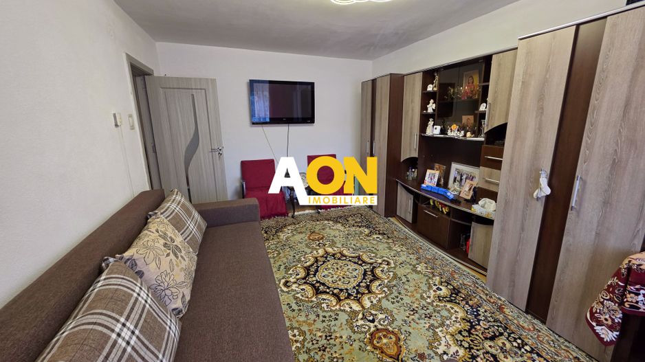 Apartament 3 camere, 65 mp utili, 2 bai, etaj 2, Cetate, zona Stadion - Poză 4