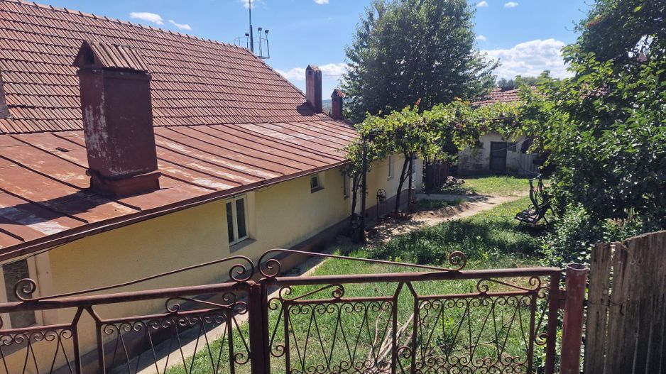 Casa in mediu rural cu teren - Poză 21