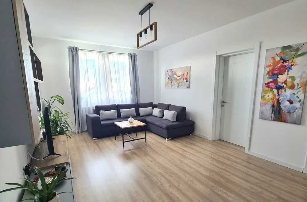 Apartament Etaj 1, 2 camere  plus dressing   zona Compa  Vasile Aaron - Poză 2