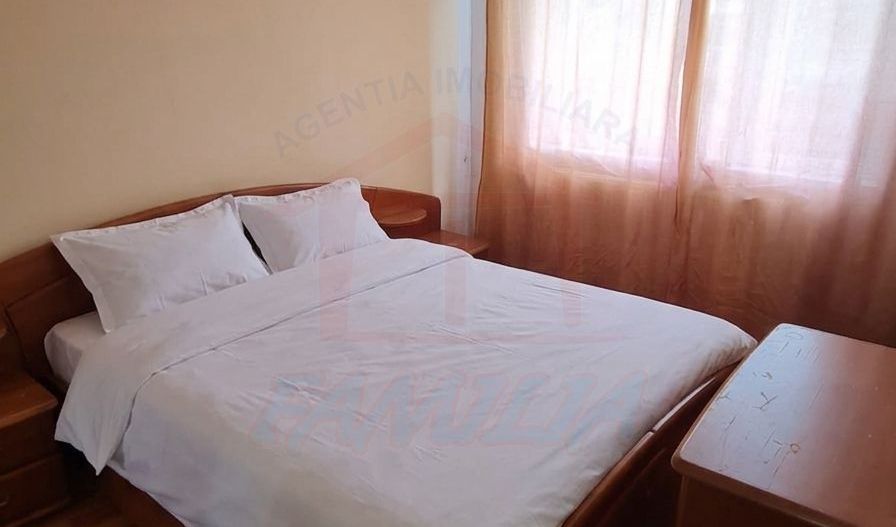 Vanzare apartament 3 camere, piata Micro 19, pret 49.500EUR, Etaj 3/4. - Poză 1