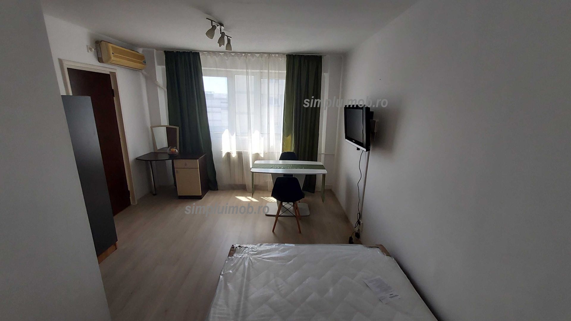 Garsoniera Decomandata Mobilata Utilata Mega Mall - Poză 4