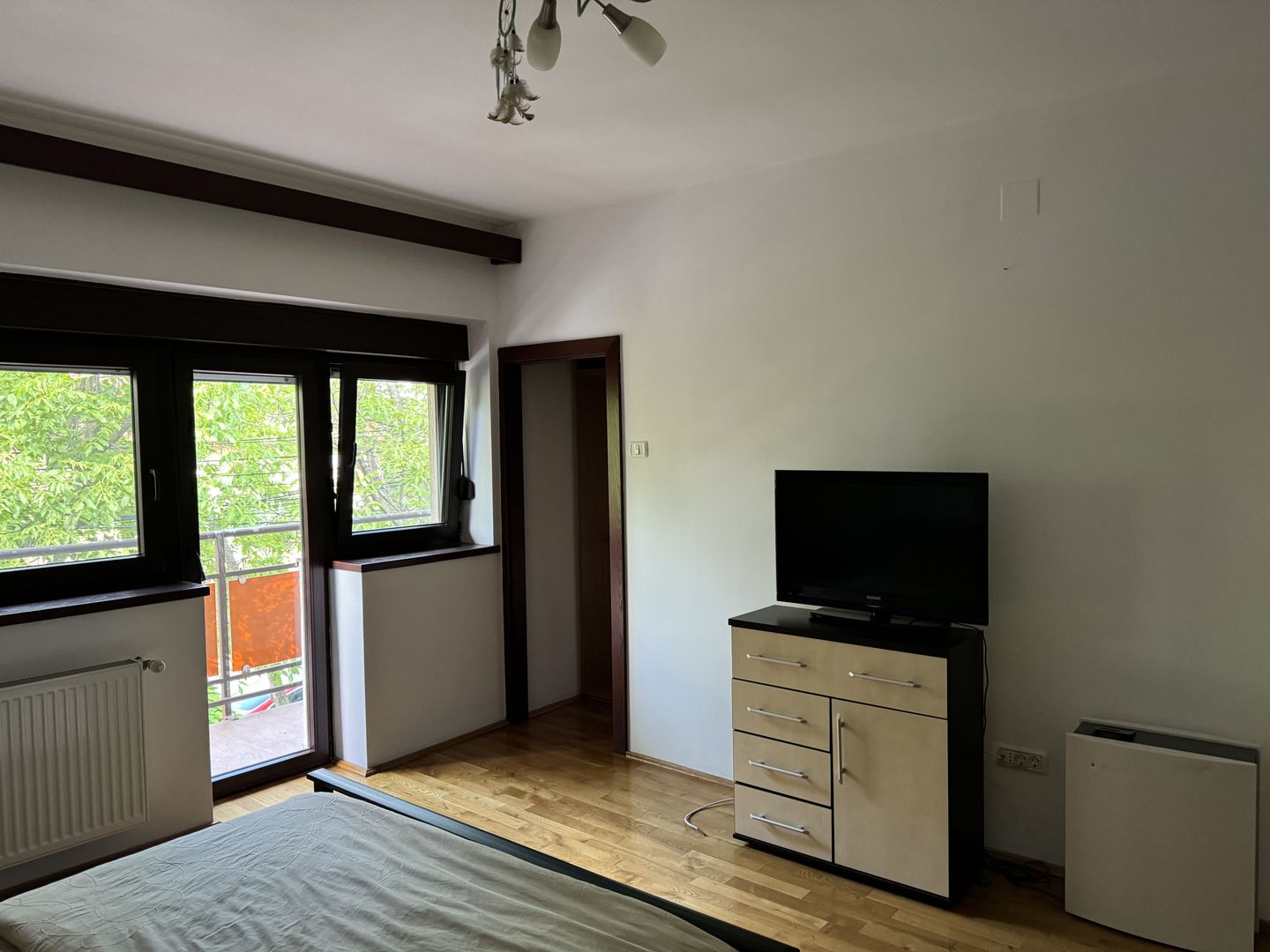 Casa de vânzare zona Favorit - Poză 9