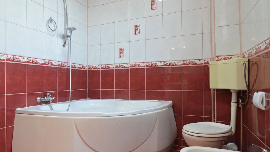 Inchiriem Vila individuala 6 camere cu panouri solare zona Pipera - Poză 19