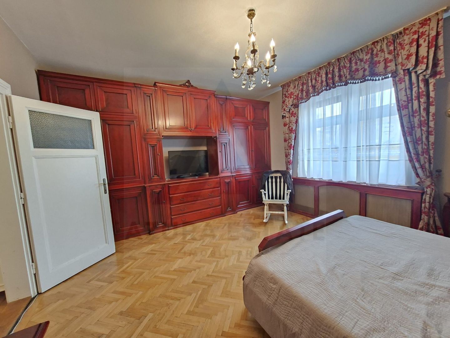 Apartament modern 3 camere curte individuala pe Bulevardul Victoriei - Poză 19