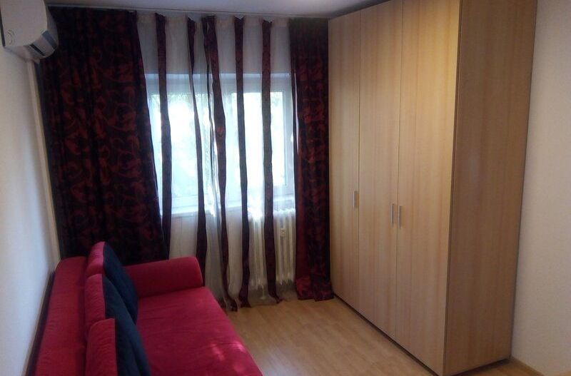 De vanzare apartament 3 camere Apusului - Poză 2