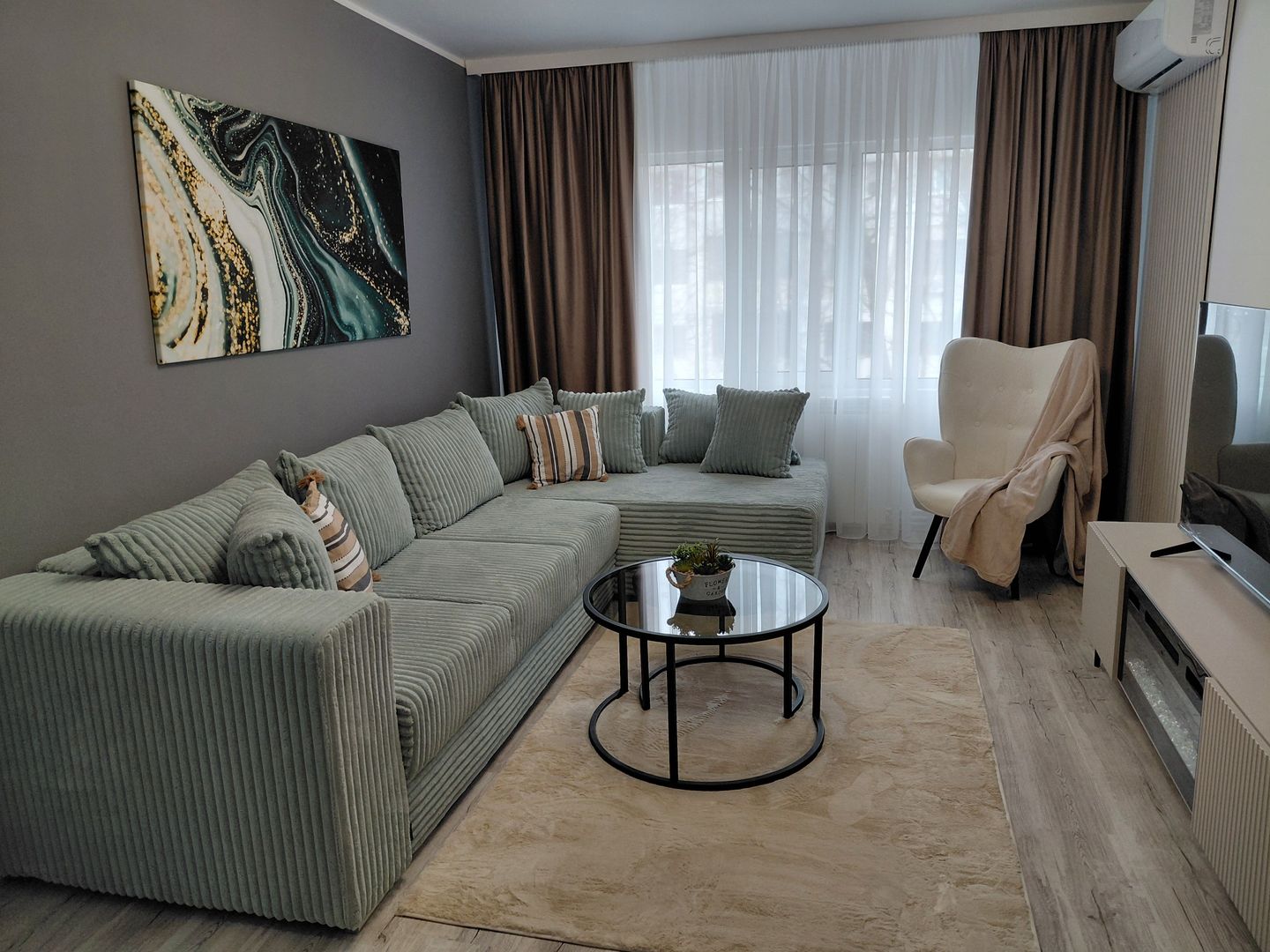 🏡  Apartament 3 camere – Micro 16,  etaj 2, (în spate la Siret) - Poză 4