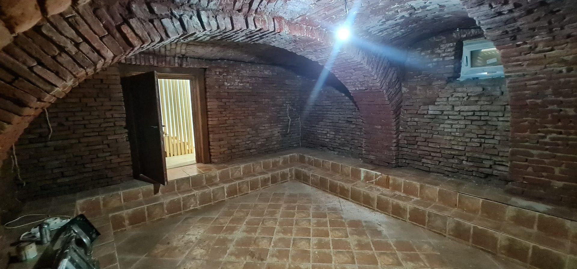 Vila spațioasă și elegantă de vânzare la intrarea în cartierul Turnișo - Poză 28