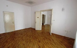 Vila spatioasa pentru birouri in zona centrala - Poză 7